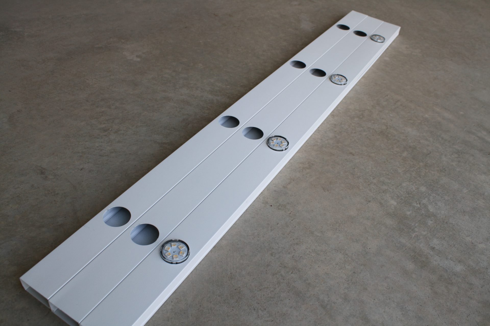 ShawTech 30mm RGBW lights in white channel